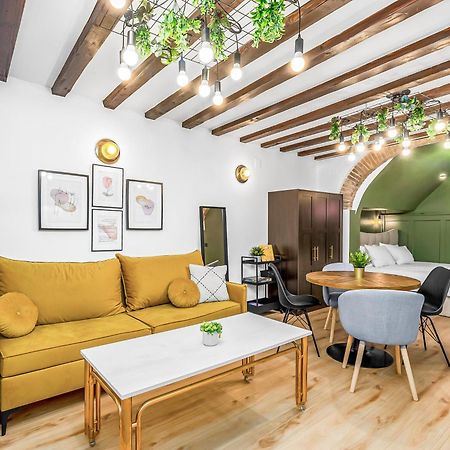 La Bestia Deluxe Studio Apartment Rovinj Bagian luar foto