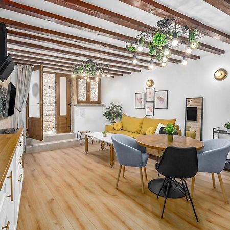La Bestia Deluxe Studio Apartment Rovinj Bagian luar foto