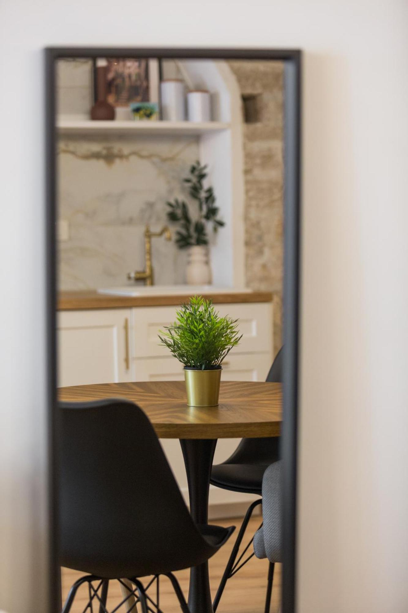 La Bestia Deluxe Studio Apartment Rovinj Bagian luar foto