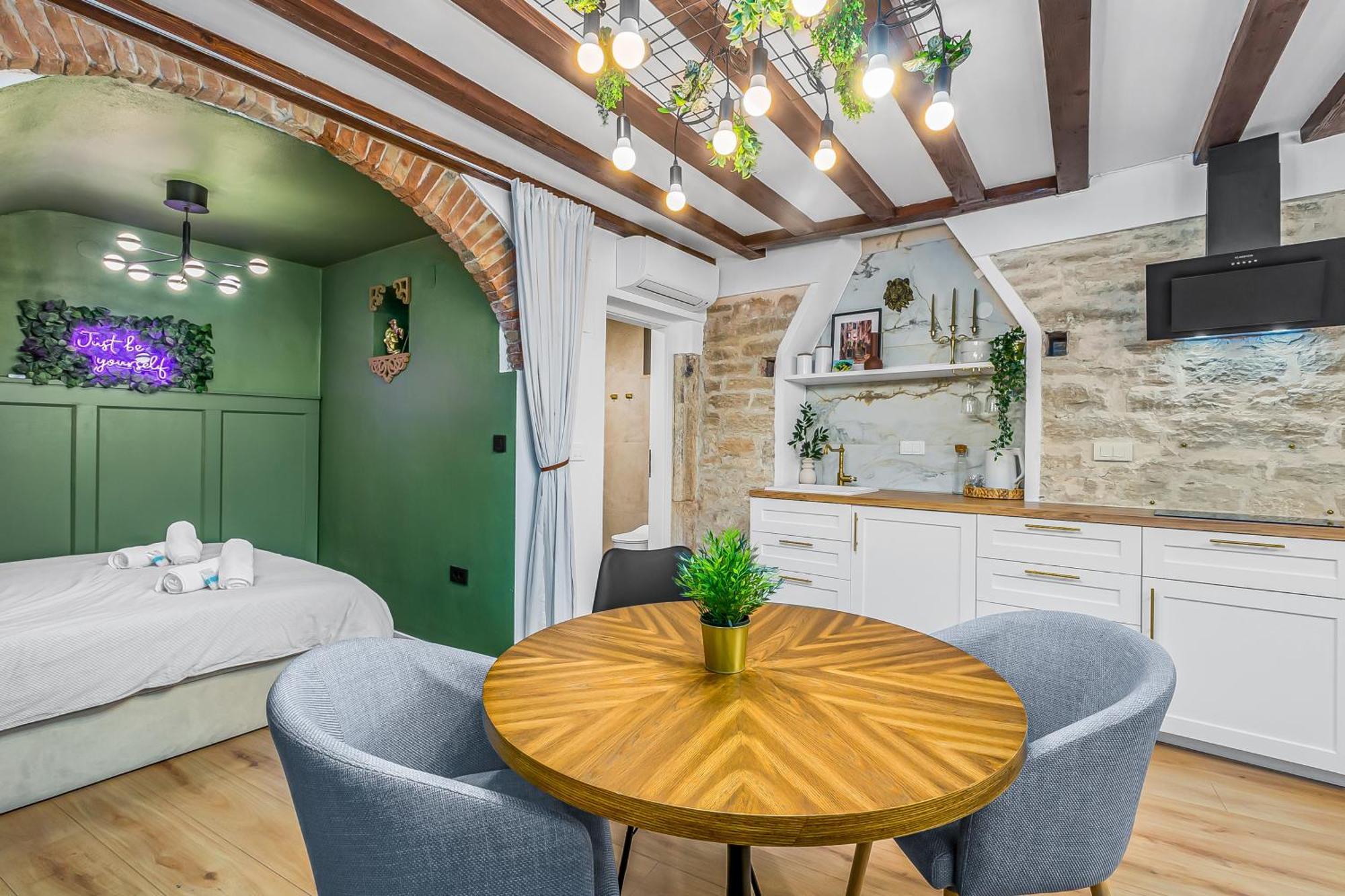 La Bestia Deluxe Studio Apartment Rovinj Bagian luar foto